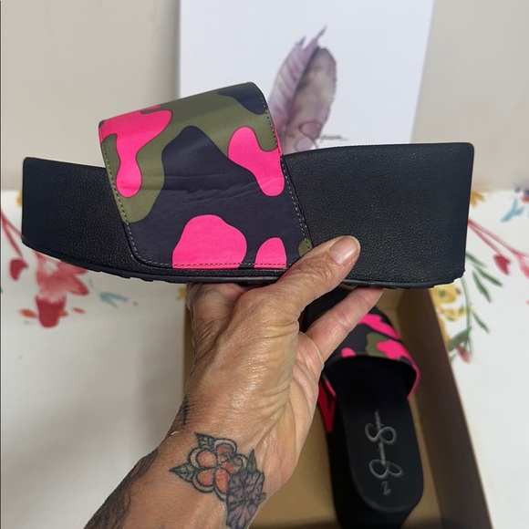 Jessica Simpson Neon Pink and Olive Camo Slides - Picture 3 of 9